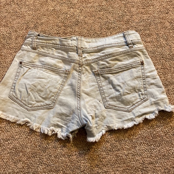 Ardene size 0 shorts - Picture 2 of 3